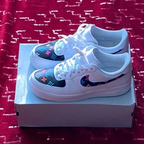 Custom Nike Air Force 1 - Picture 5 of 7